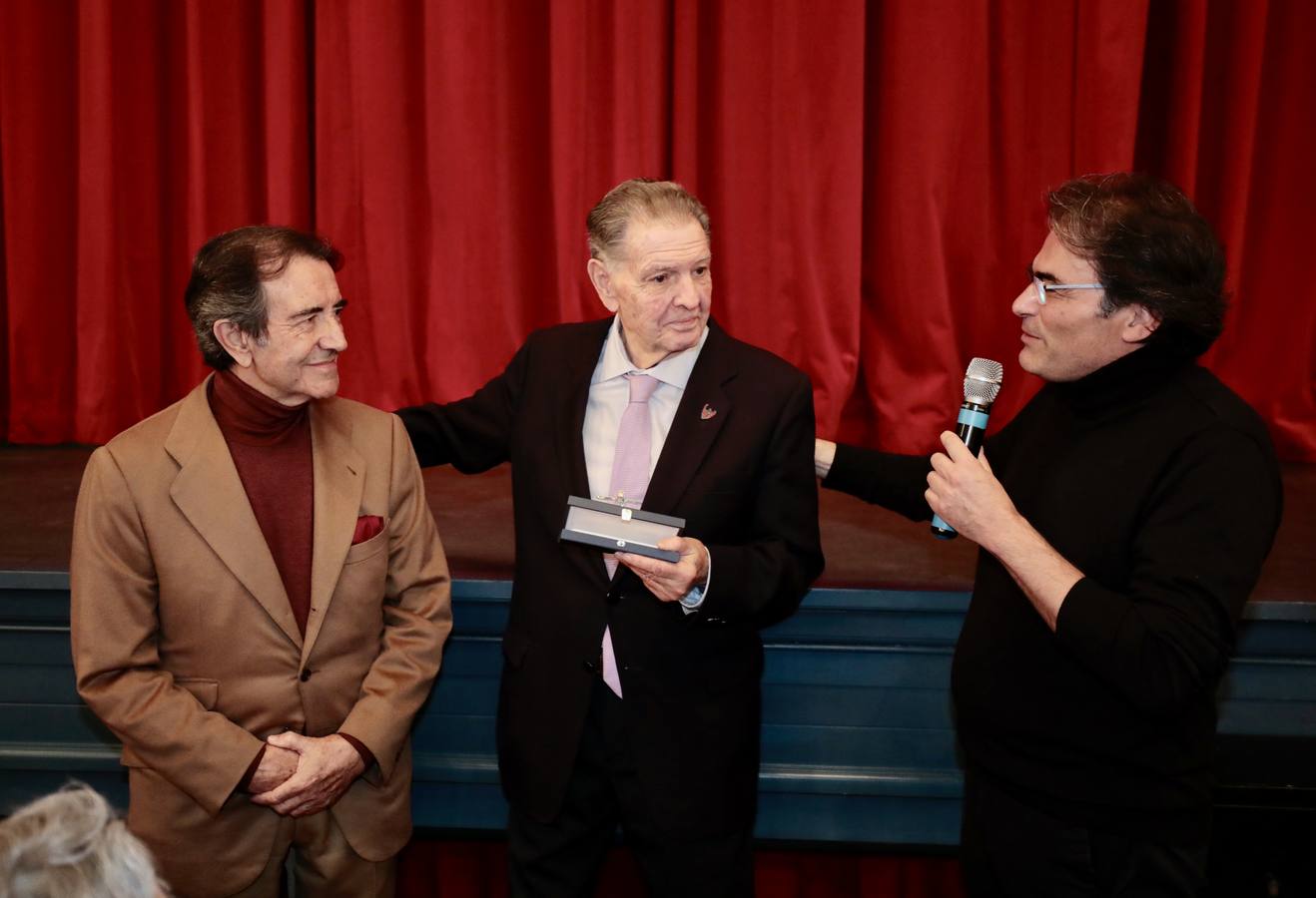 Fotos: El periodista, escritor y actor Ángel María de Pablos ya tiene su butaca en el Teatro Zorrilla de Valladolid