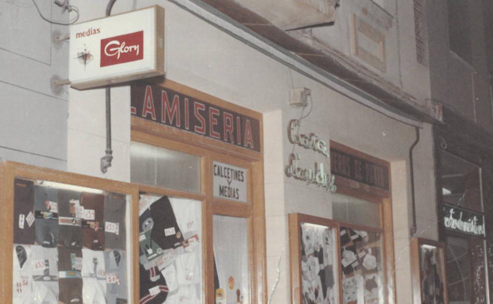 La tienda de los Sánchez en la calle Panaderos