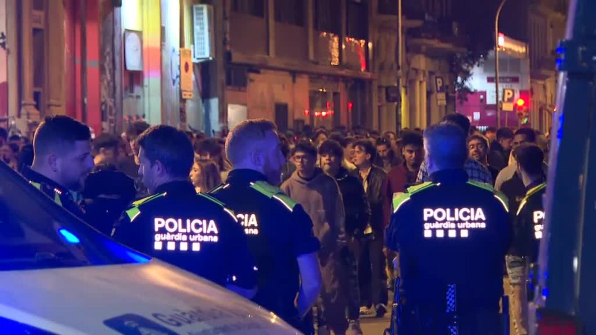 Noche terrorífica de Halloween con desalojos, controles y botellones