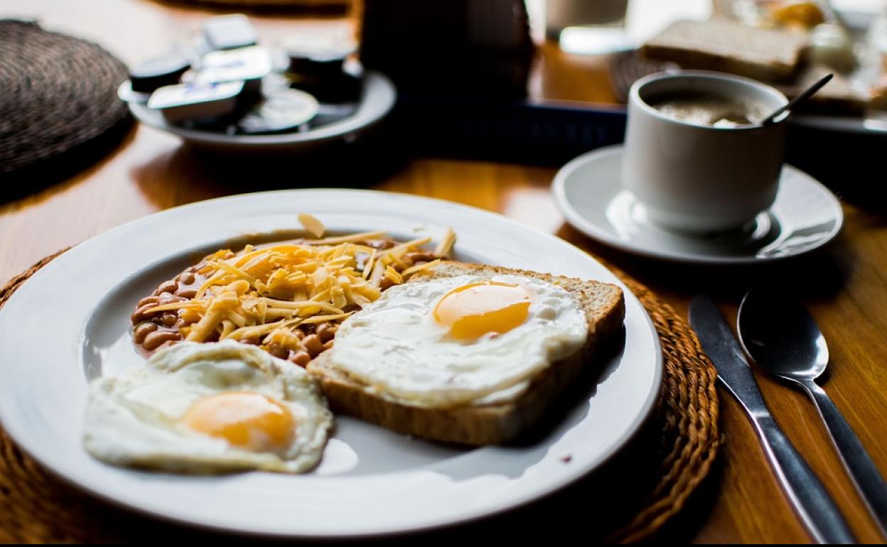 Un desayuno, en una imagen de archivo 