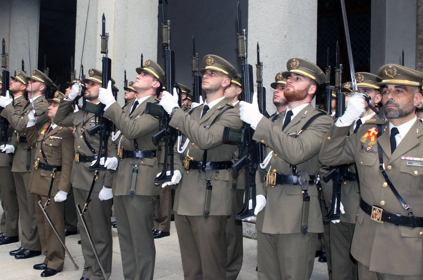 Inicio del curso de la Academia de Artillería de Segovia. 
