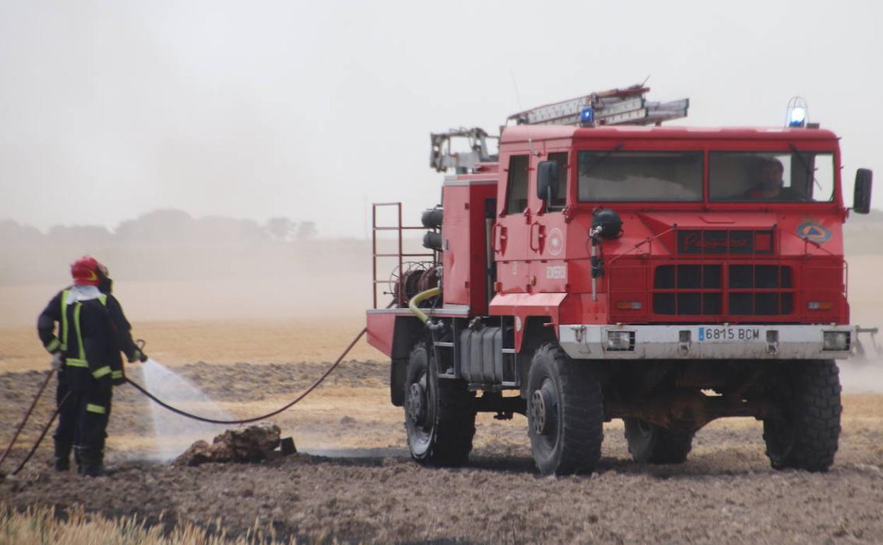 Bomberos de la Comunidad de Villa y Tierra. 