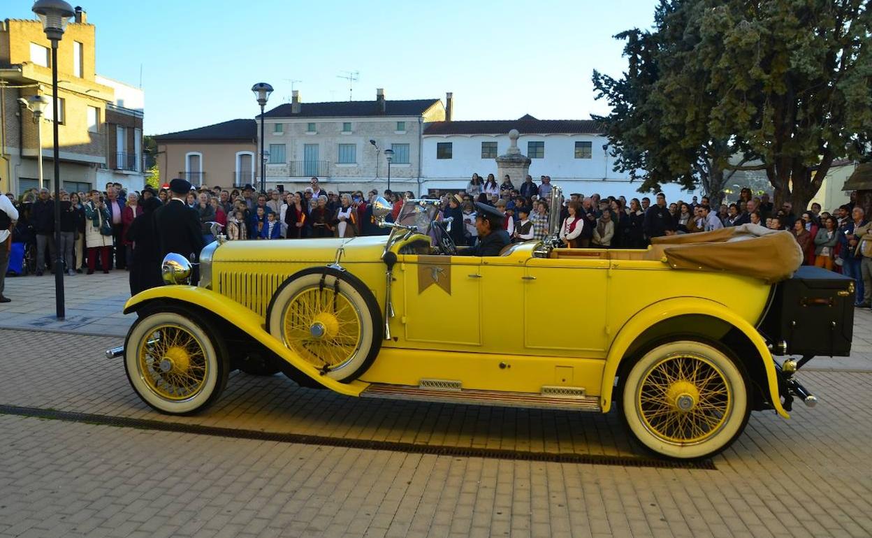 Vehículo Hispano Suiza que participó en la representación histórica. 