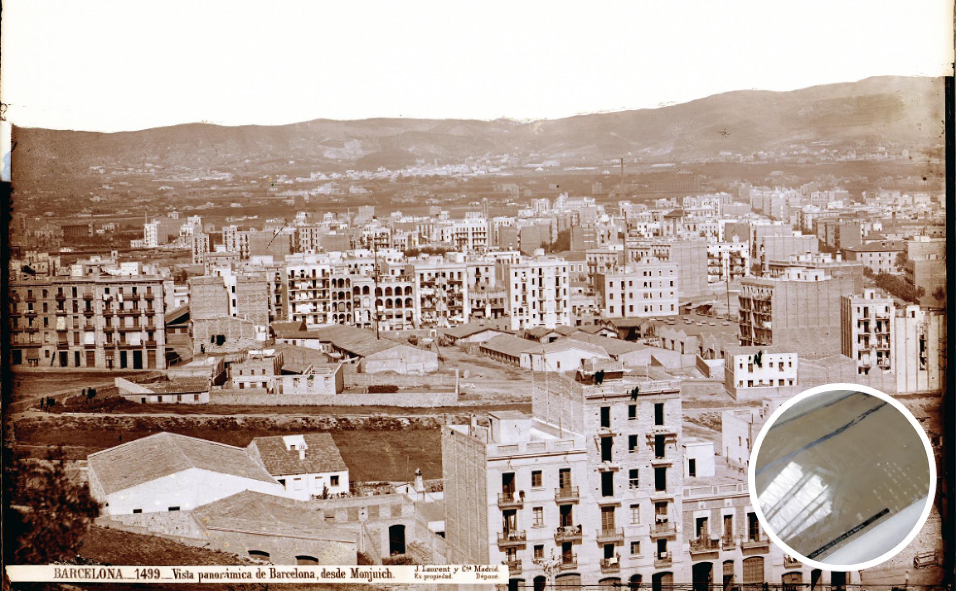 Estado original de una las fotografías de la colección y detalle de los daños causados por la humedad.