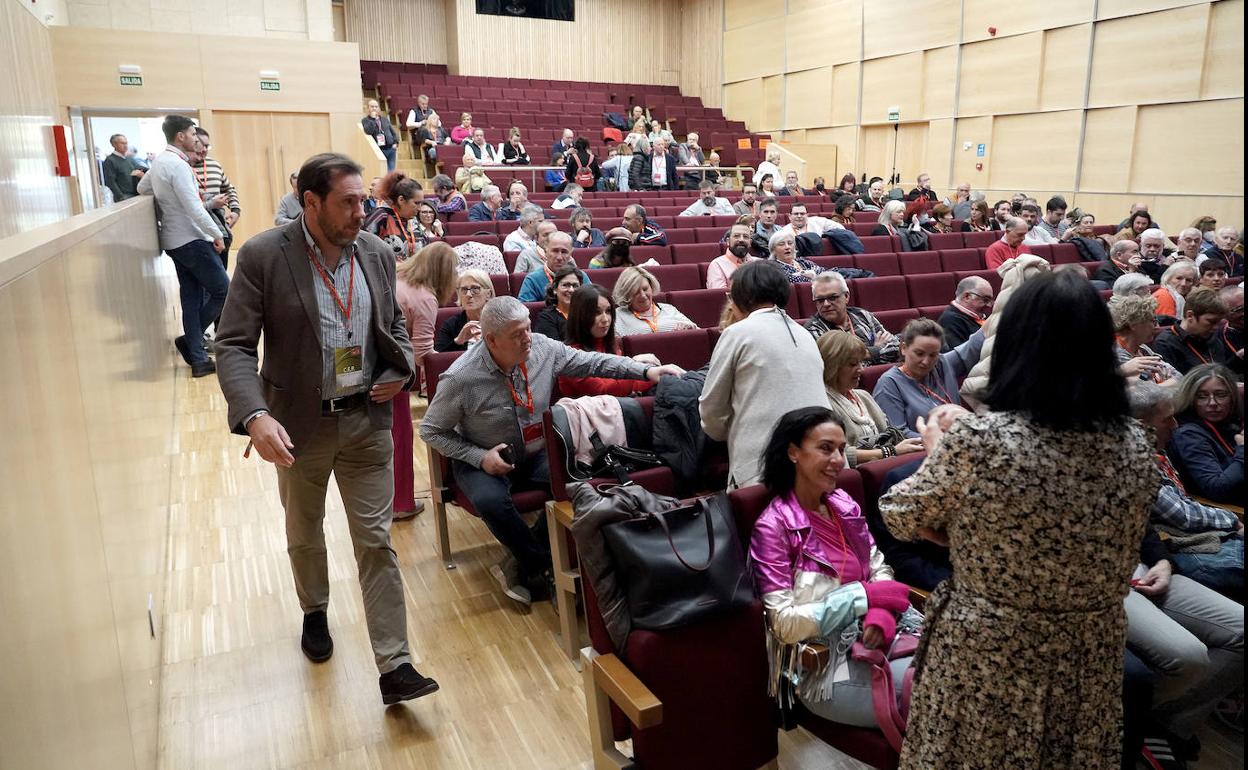 Óscar Puente, en el Comité Provincial del PSOE.