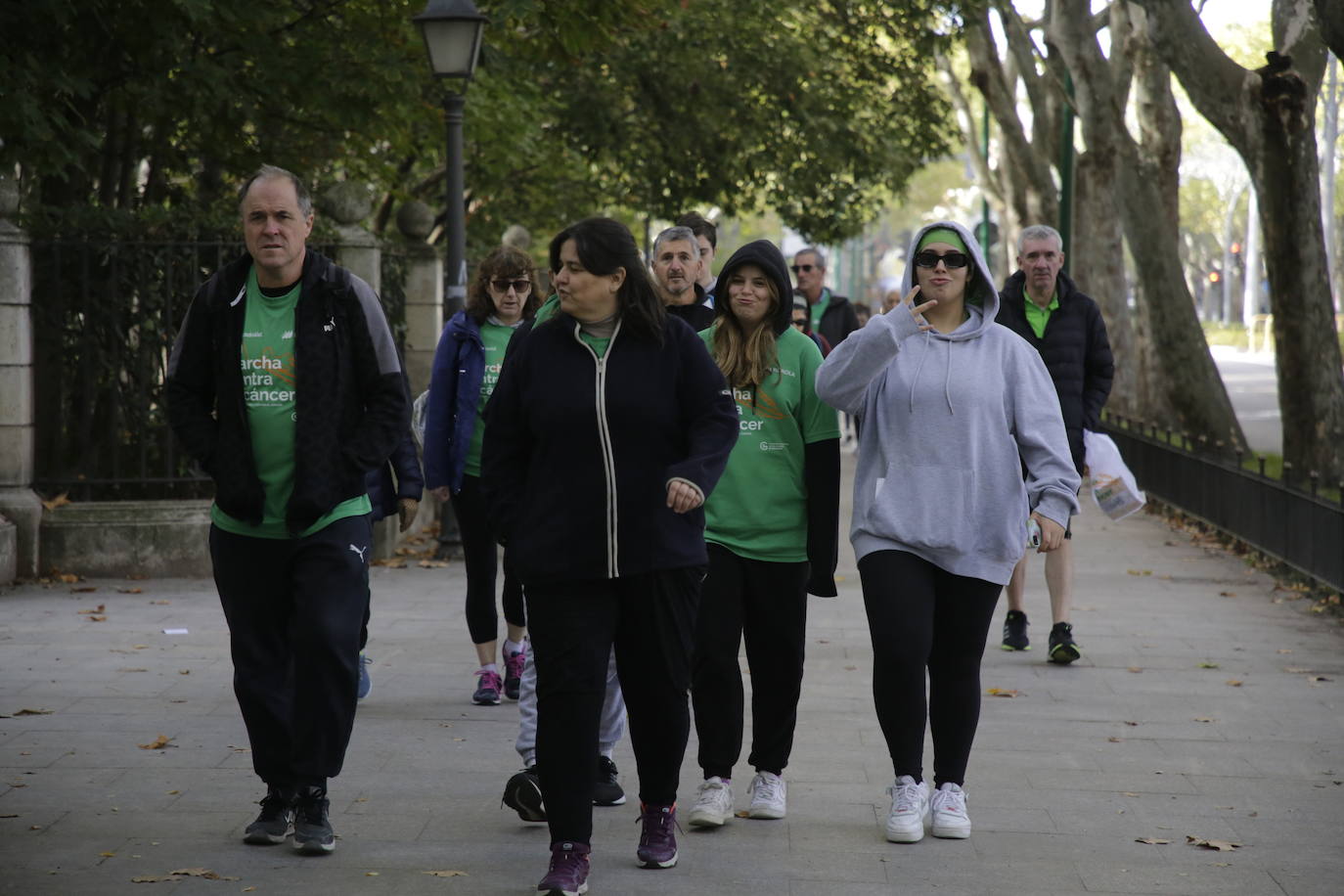 Fotos: La marcha contra el cáncer llena Valladolid de verde