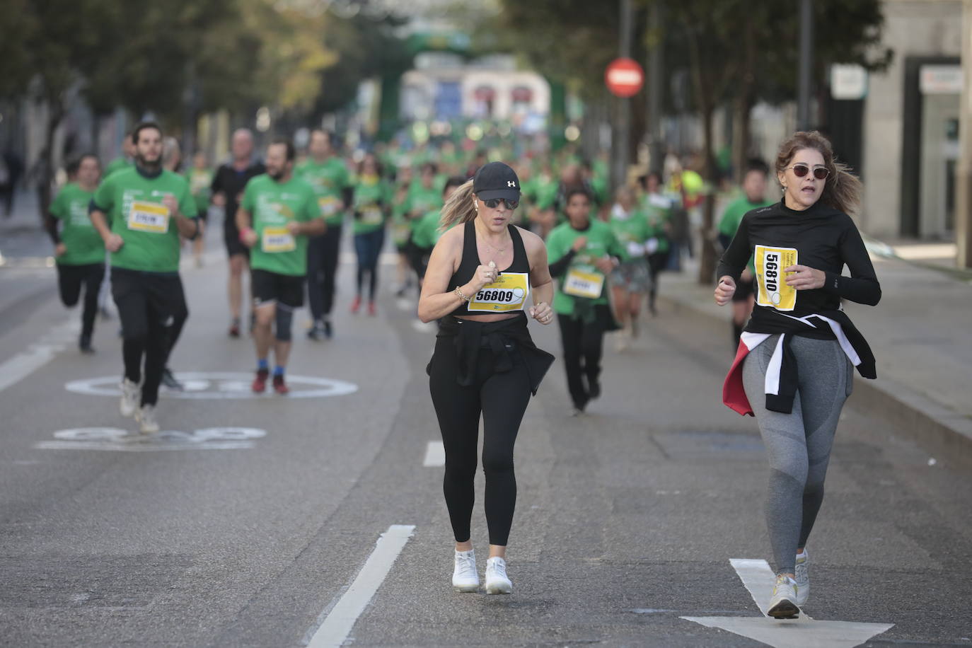 Fotos: La marcha contra el cáncer llena Valladolid de verde