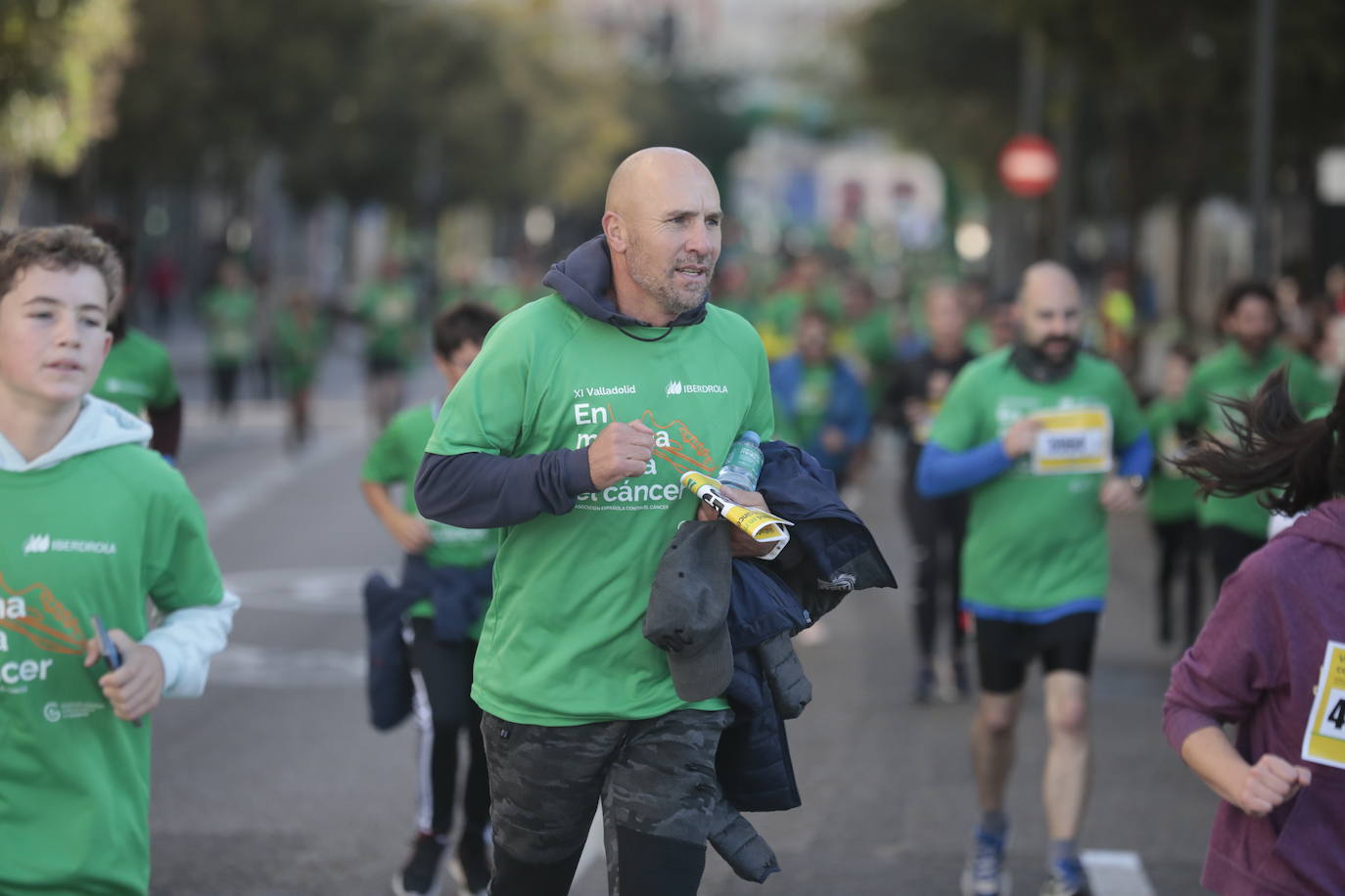 Fotos: La marcha contra el cáncer llena Valladolid de verde