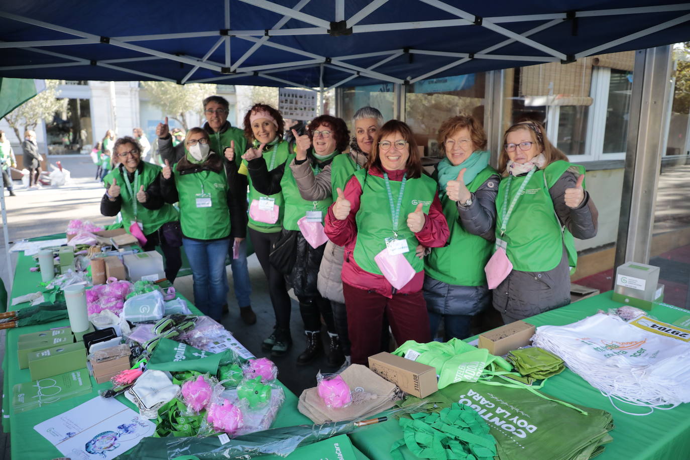 Fotos: La marcha contra el cáncer llena Valladolid de verde