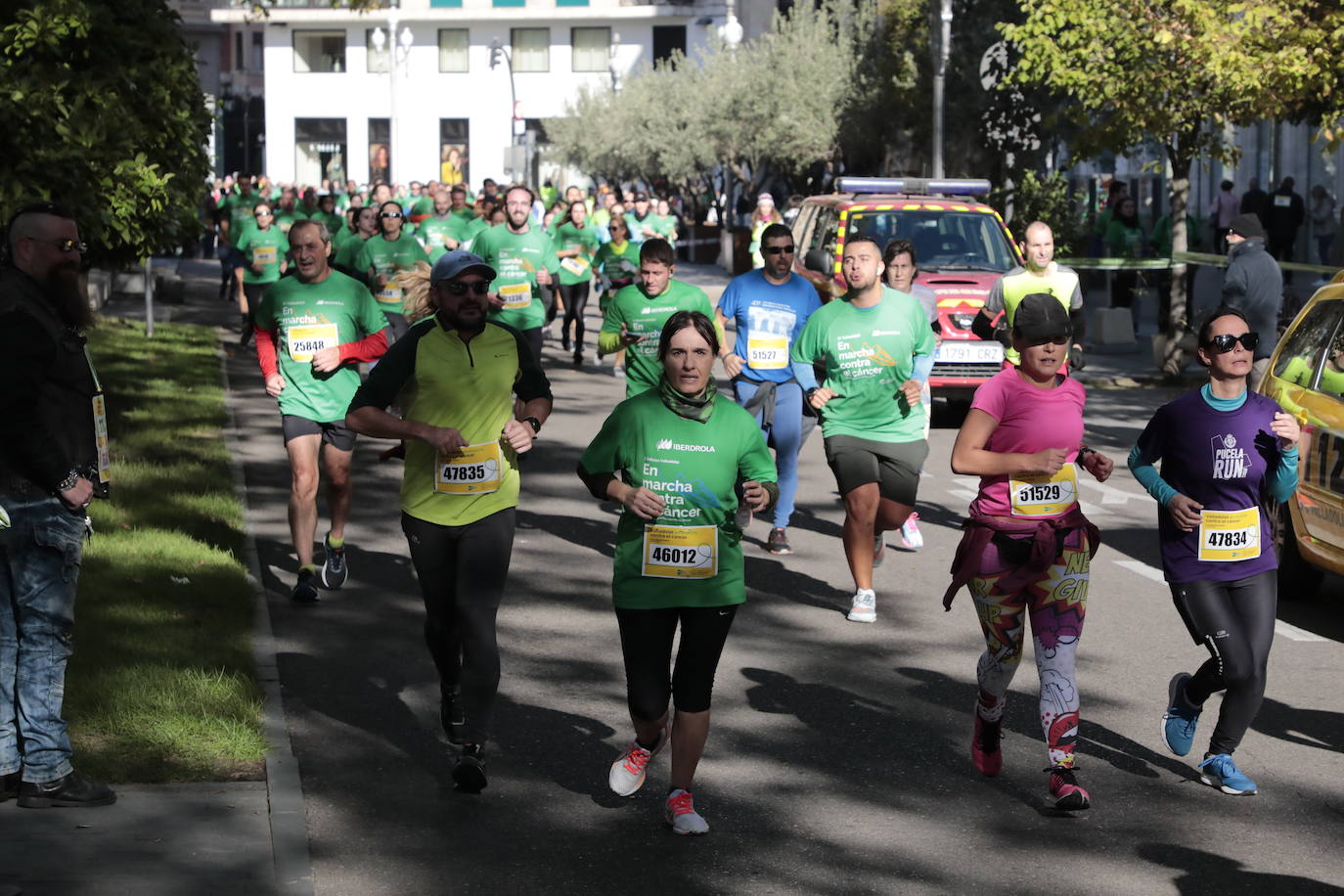 Fotos: La marcha contra el cáncer llena Valladolid de verde