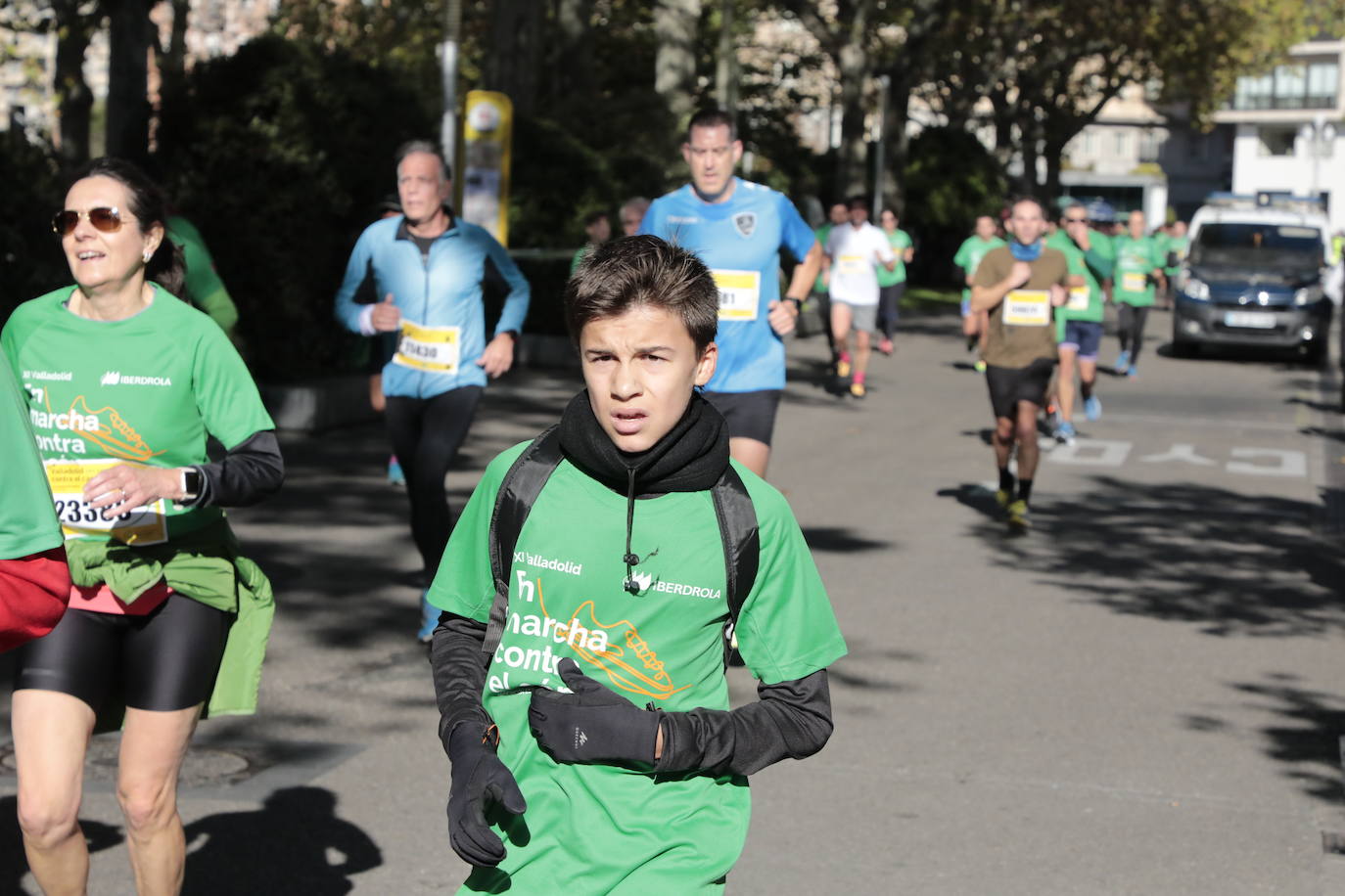 Fotos: La marcha contra el cáncer llena Valladolid de verde