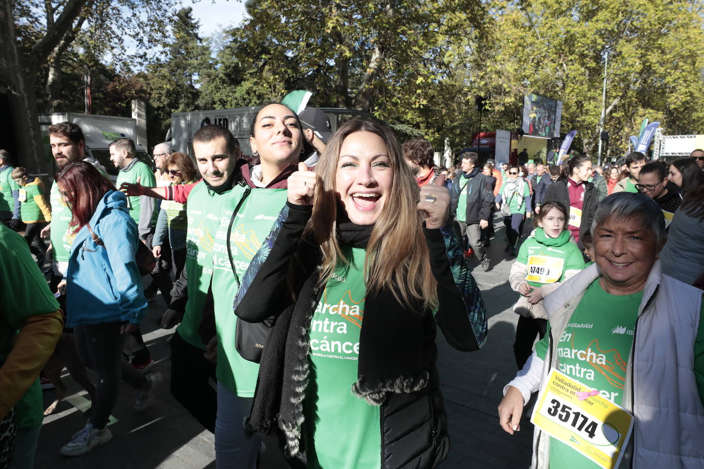 Fotos: La marcha contra el cáncer llena Valladolid de verde