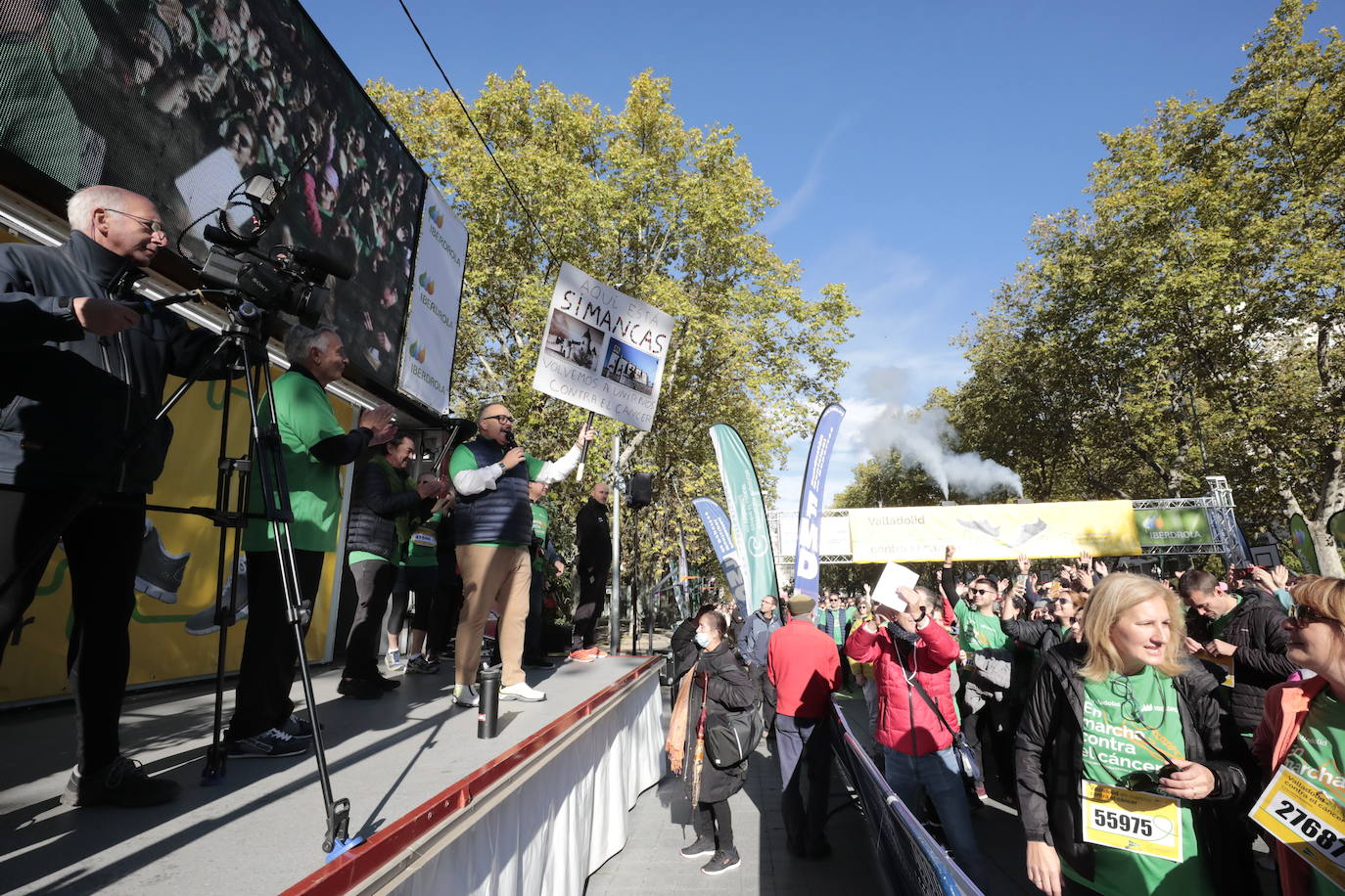 Fotos: La marcha contra el cáncer llena Valladolid de verde