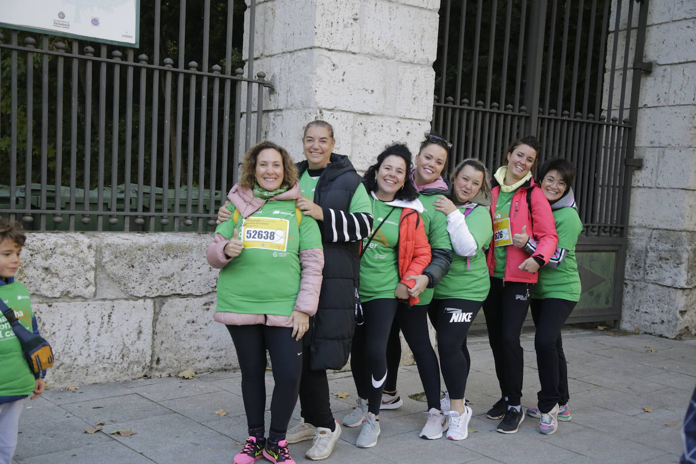 Fotos: La marcha contra el cáncer llena Valladolid de verde