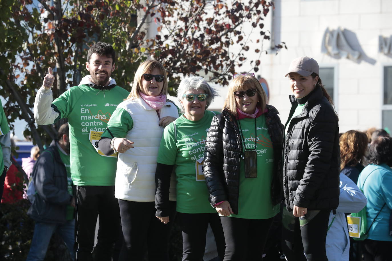 Fotos: La marcha contra el cáncer llena Valladolid de verde