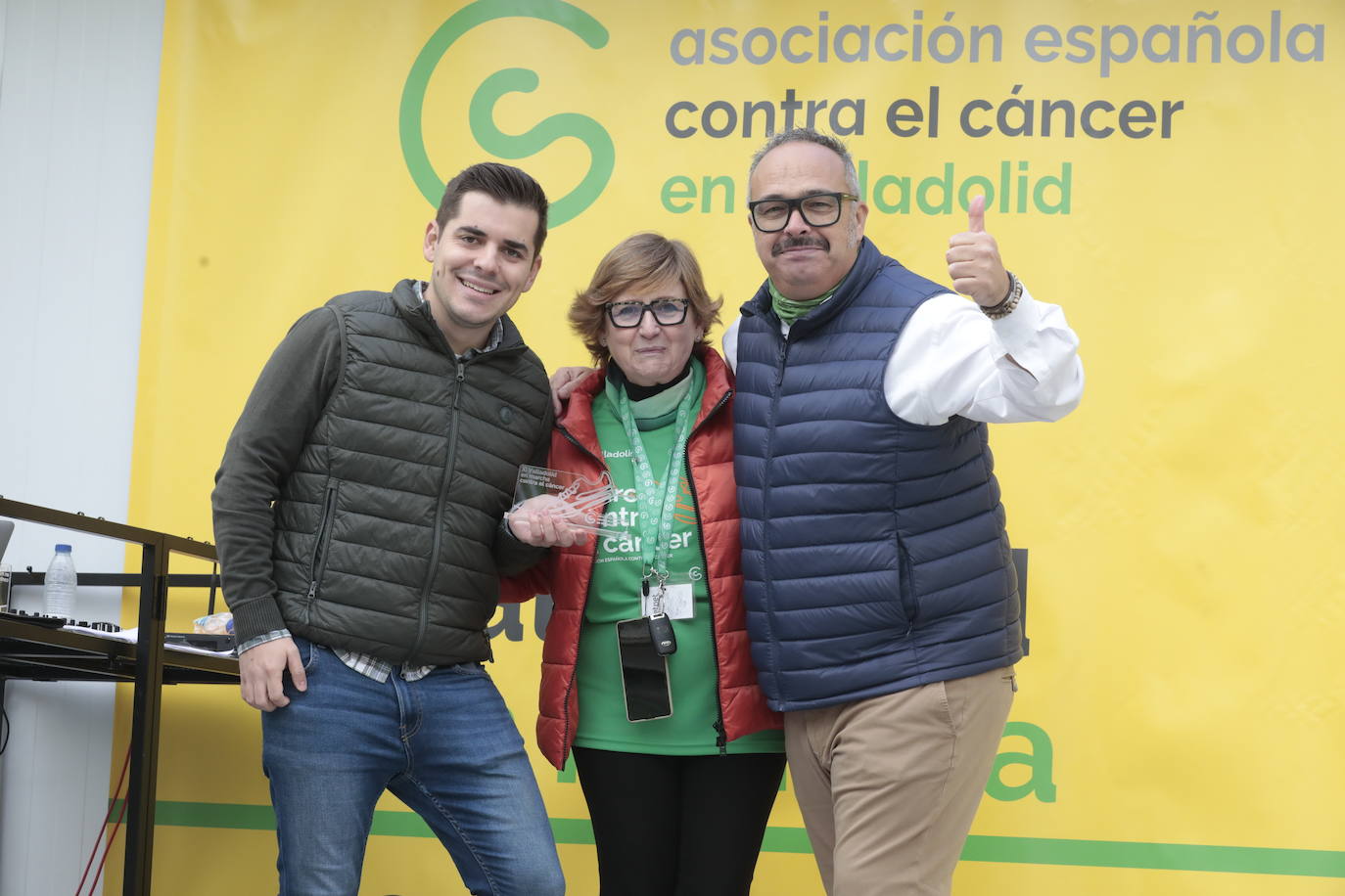 Fotos: La marcha contra el cáncer llena Valladolid de verde