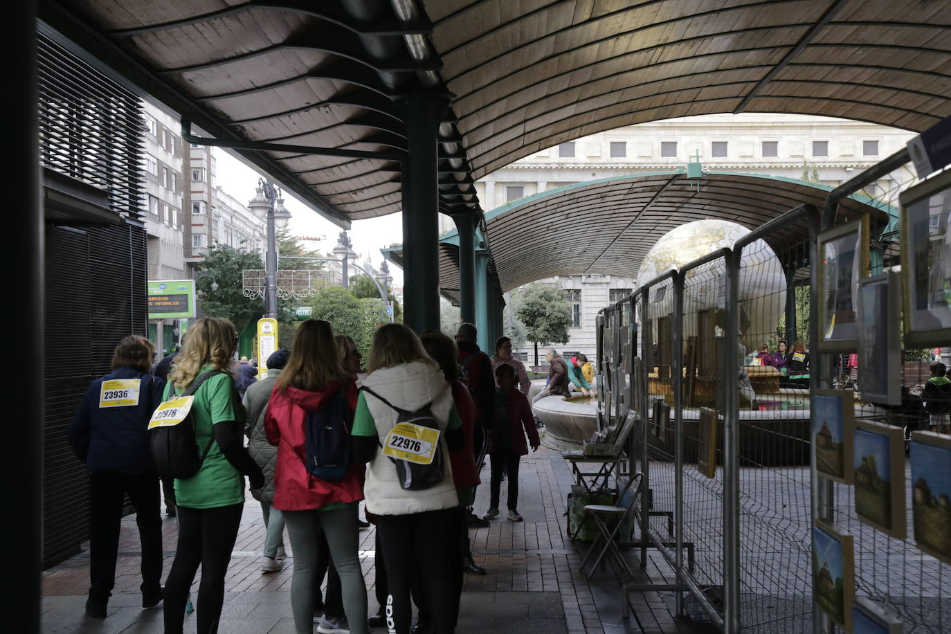 Fotos: La marcha contra el cáncer llena Valladolid de verde