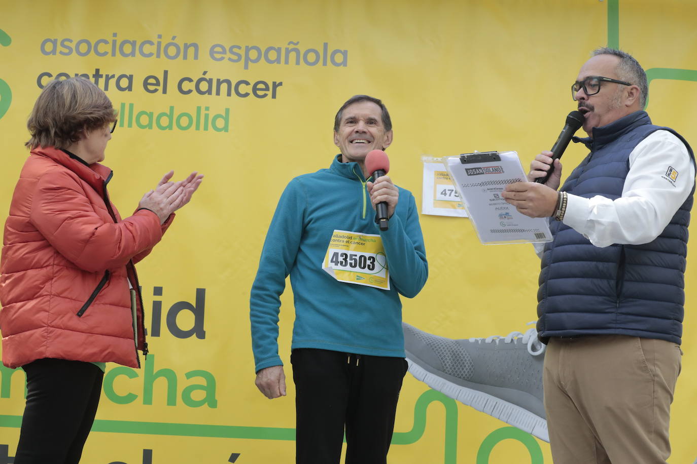 Fotos: La marcha contra el cáncer llena Valladolid de verde