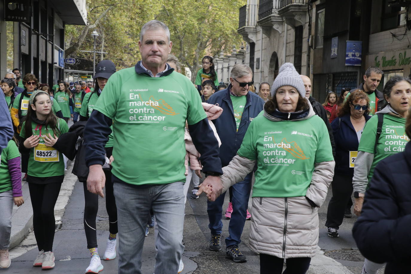 Fotos: La marcha contra el cáncer llena Valladolid de verde