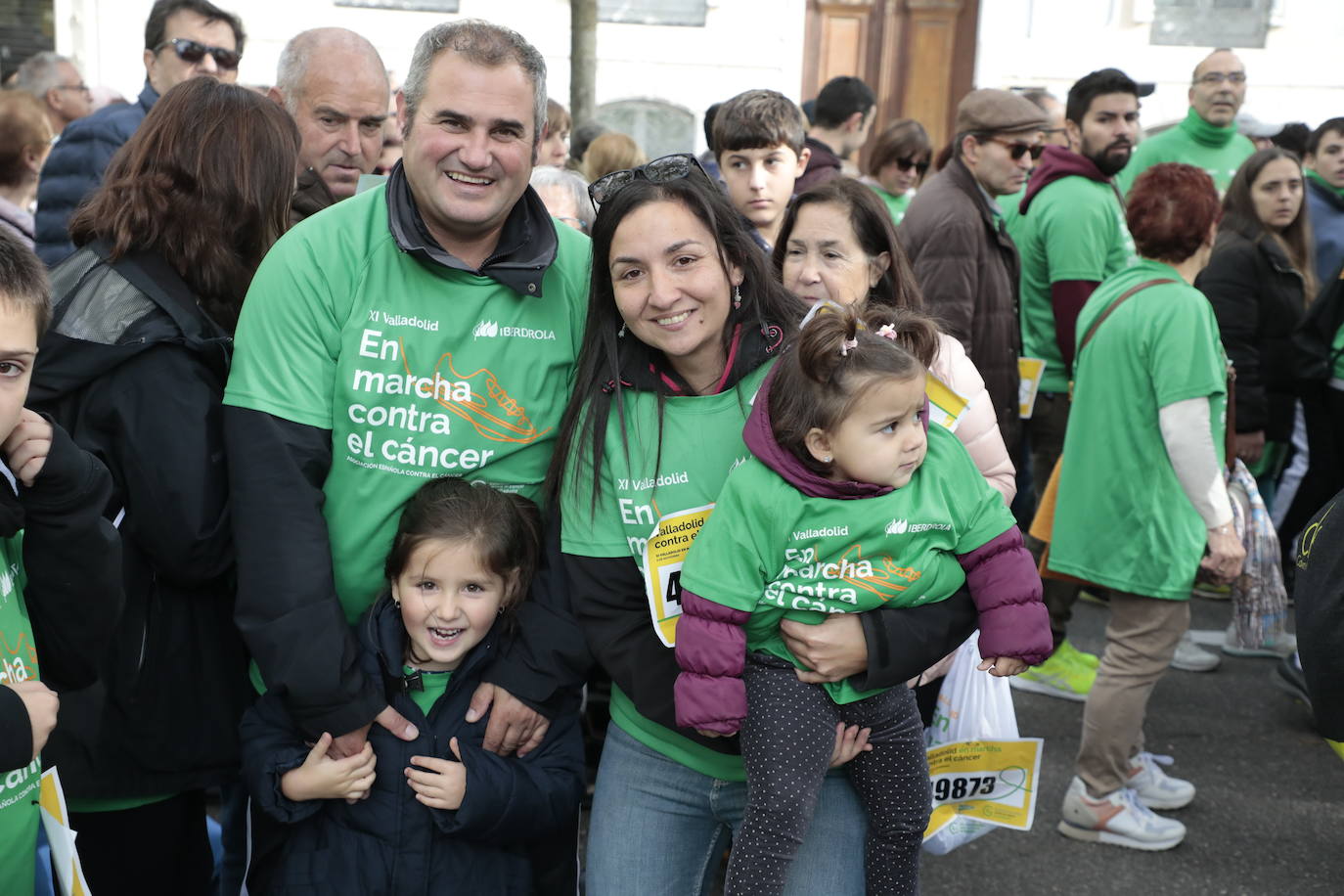 Fotos: La marcha contra el cáncer llena Valladolid de verde