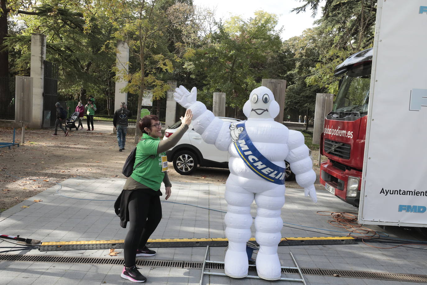 Fotos: La marcha contra el cáncer llena Valladolid de verde