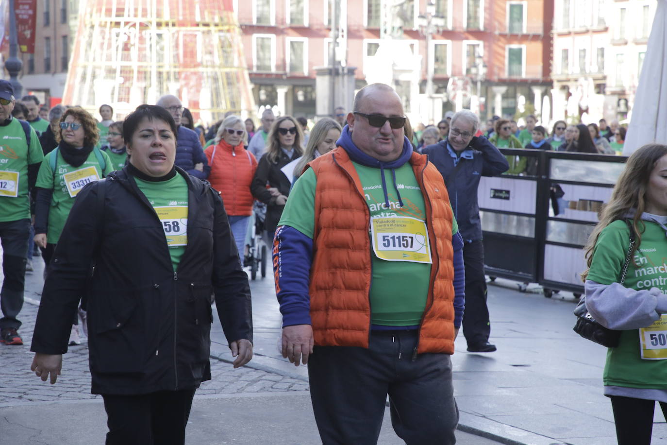 Fotos: La marcha contra el cáncer llena Valladolid de verde