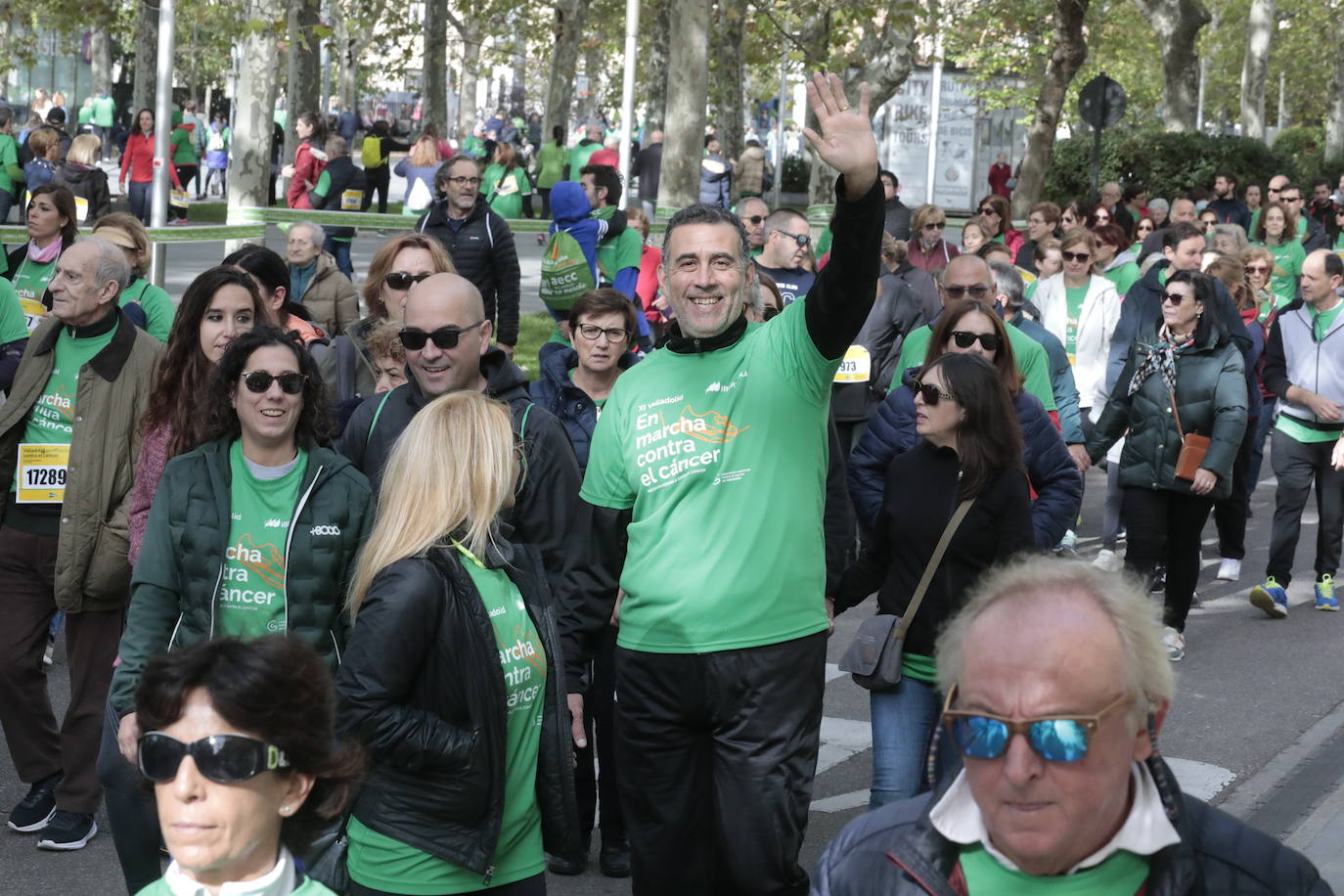 Fotos: La marcha contra el cáncer llena Valladolid de verde