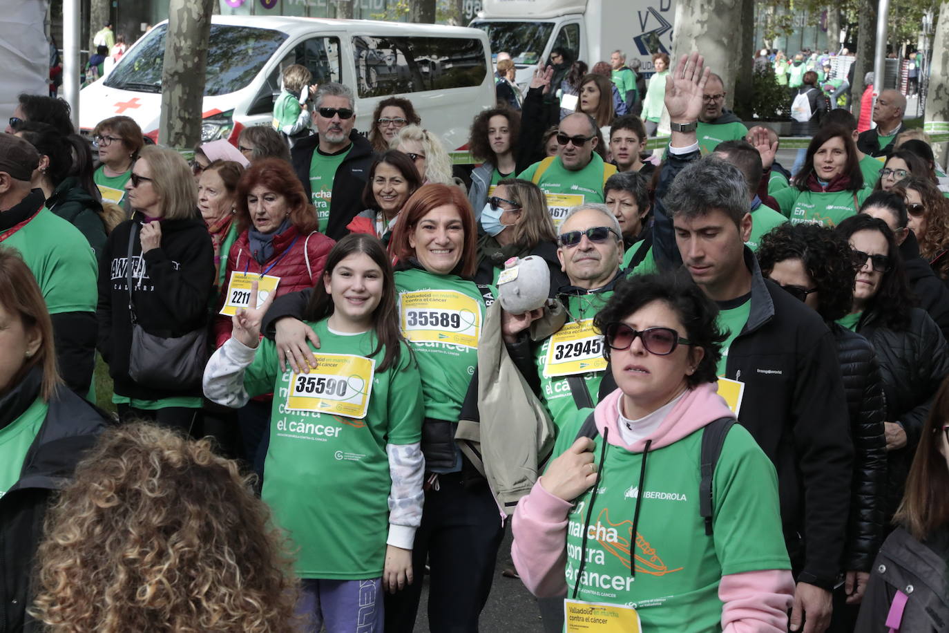 Fotos: La marcha contra el cáncer llena Valladolid de verde