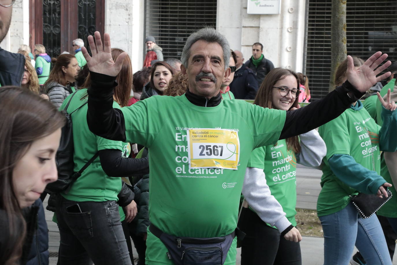 Fotos: La marcha contra el cáncer llena Valladolid de verde