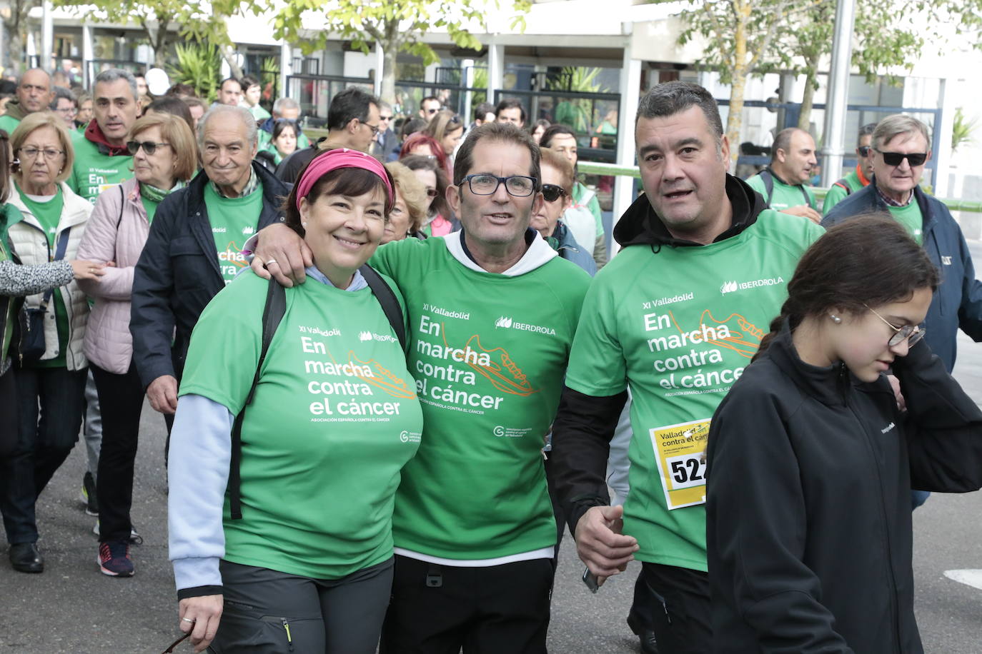 Fotos: La marcha contra el cáncer llena Valladolid de verde