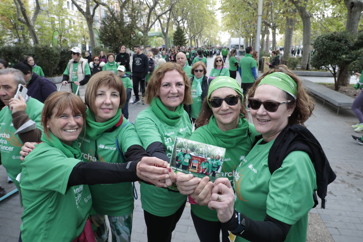 Fotos: La marcha contra el cáncer llena Valladolid de verde