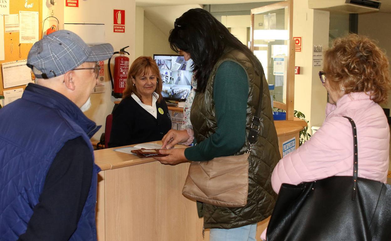 Votación este sábado en el centro cívico de San José.