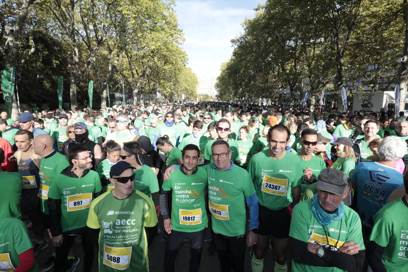 Fotos: La marcha contra el cáncer llena Valladolid de verde