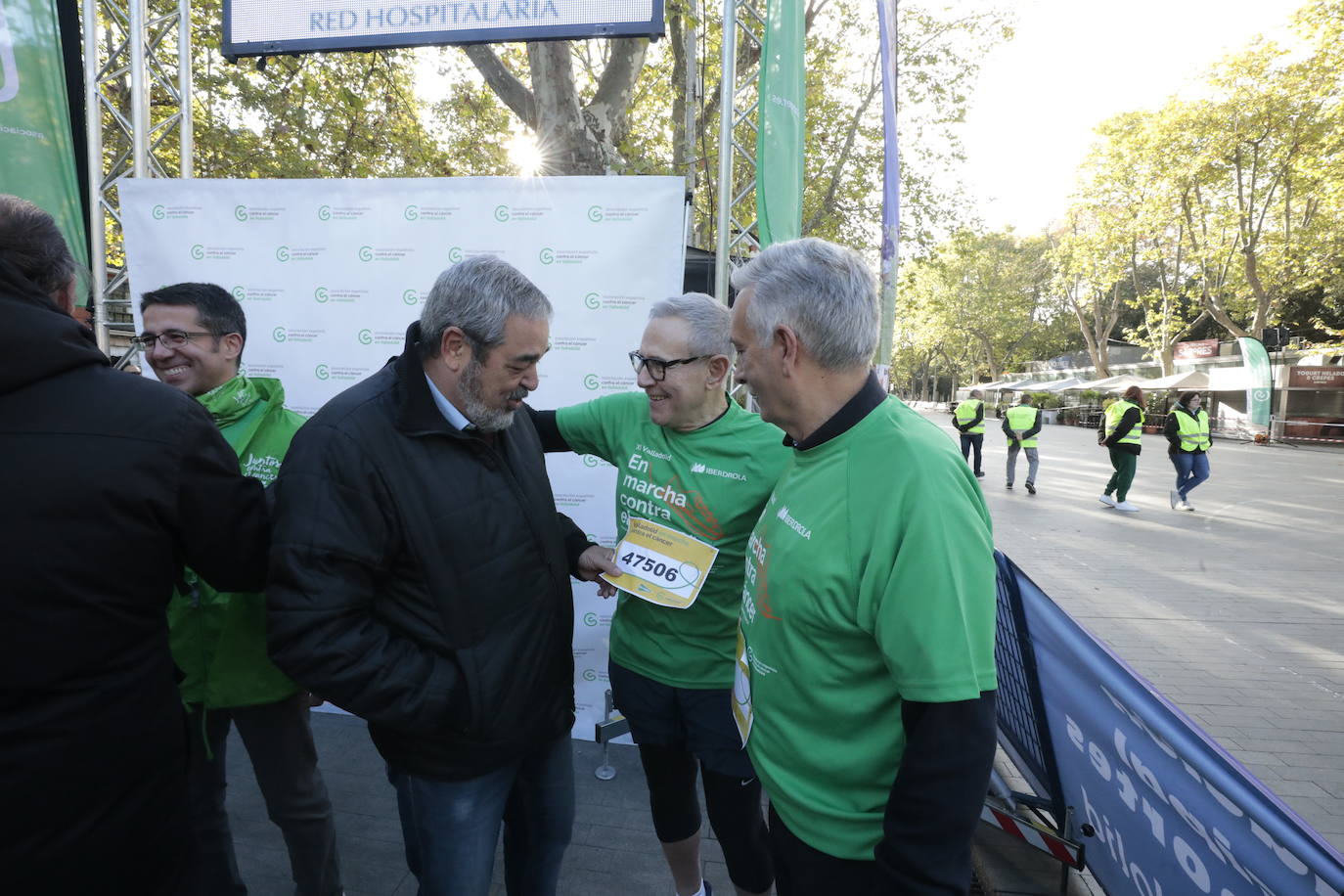 Fotos: La marcha contra el cáncer llena Valladolid de verde