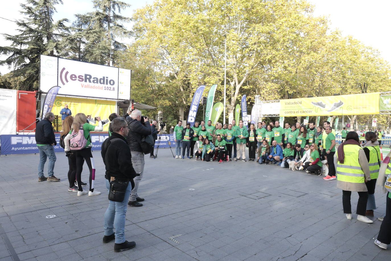 Fotos: La marcha contra el cáncer llena Valladolid de verde