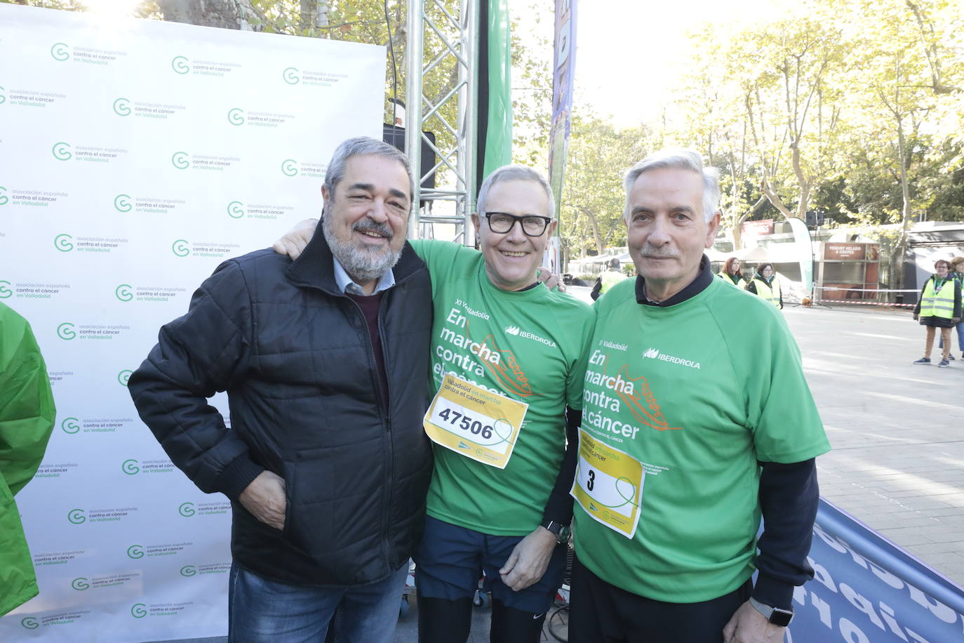 Fotos: La marcha contra el cáncer llena Valladolid de verde