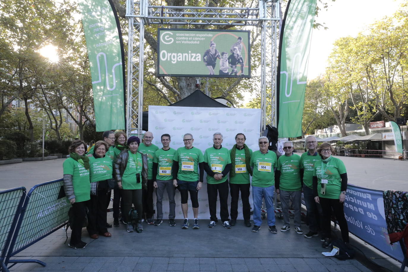 Fotos: La marcha contra el cáncer llena Valladolid de verde