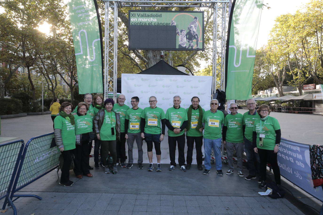 Fotos: La marcha contra el cáncer llena Valladolid de verde