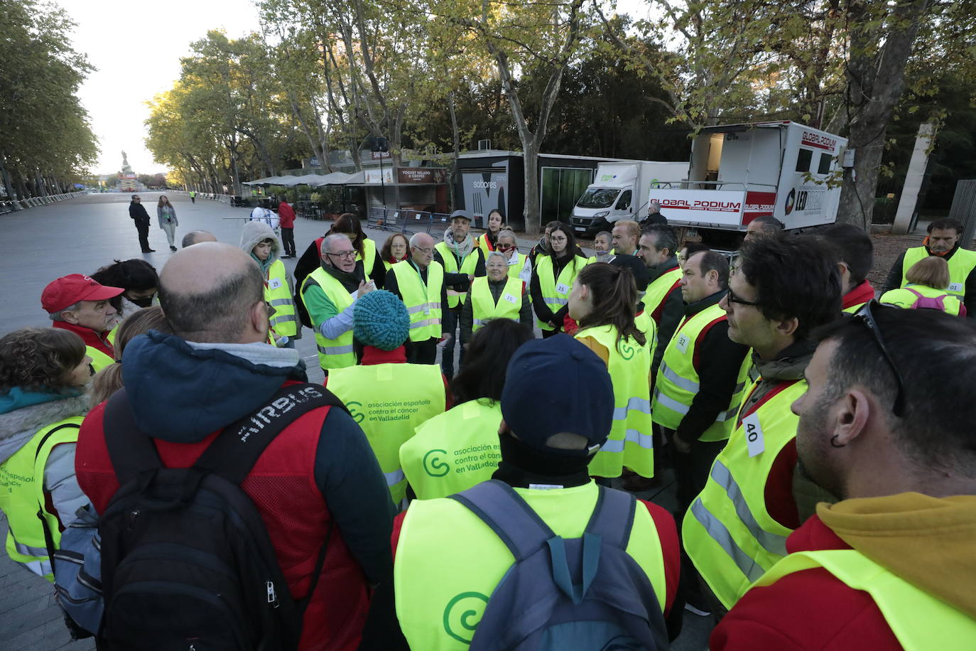 Fotos: La marcha contra el cáncer llena Valladolid de verde