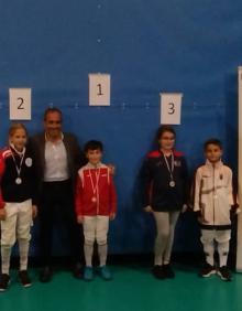 Imagen secundaria 2 - Esgrima: El Duque de Medina suma seis medallas en el regional