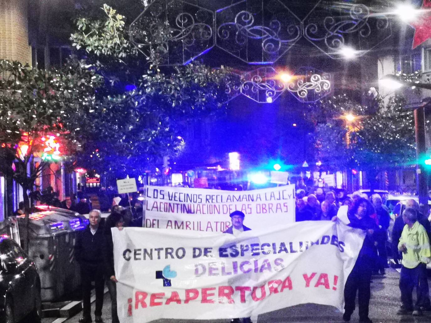 Concentración del jueves 10 de noviembre en Delicias por el centro de especialidades. 