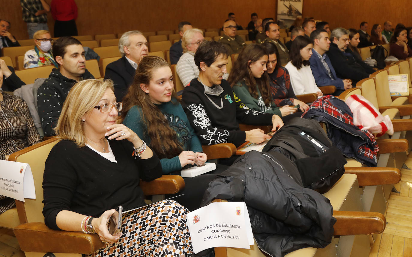Fotos: Premios y condecoraciones de la Subdelegación de Defensa en Palencia