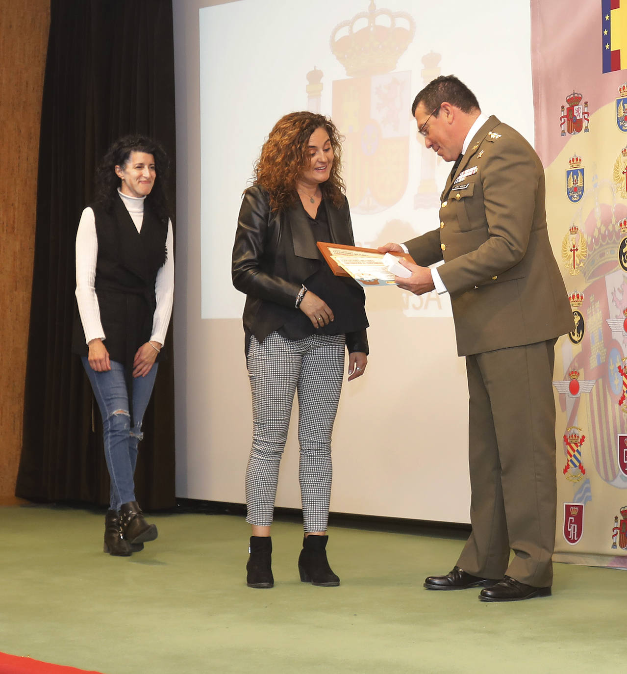 Fotos: Premios y condecoraciones de la Subdelegación de Defensa en Palencia