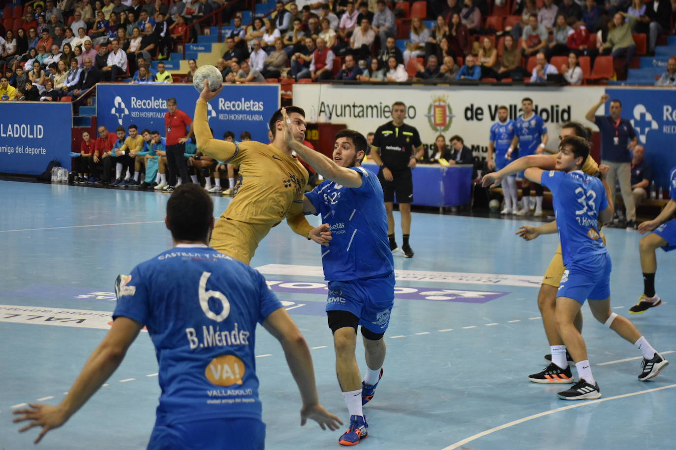 Fotos: El Recoletas iguala en los instantes finales frente a un poderoso BM Logroño La Rioja