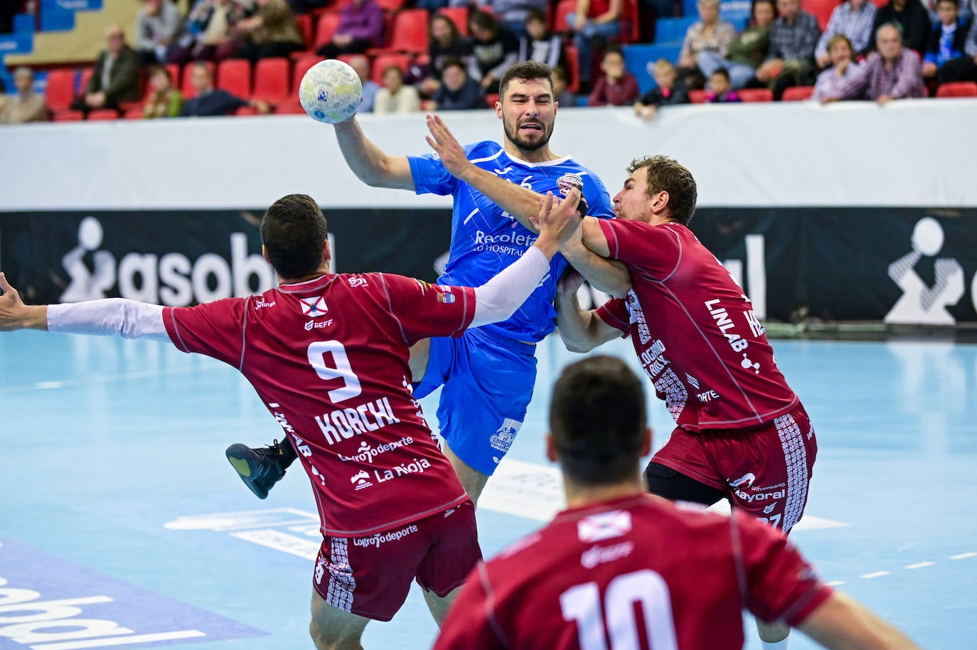 Fotos: El Recoletas iguala en los instantes finales frente a un poderoso BM Logroño La Rioja