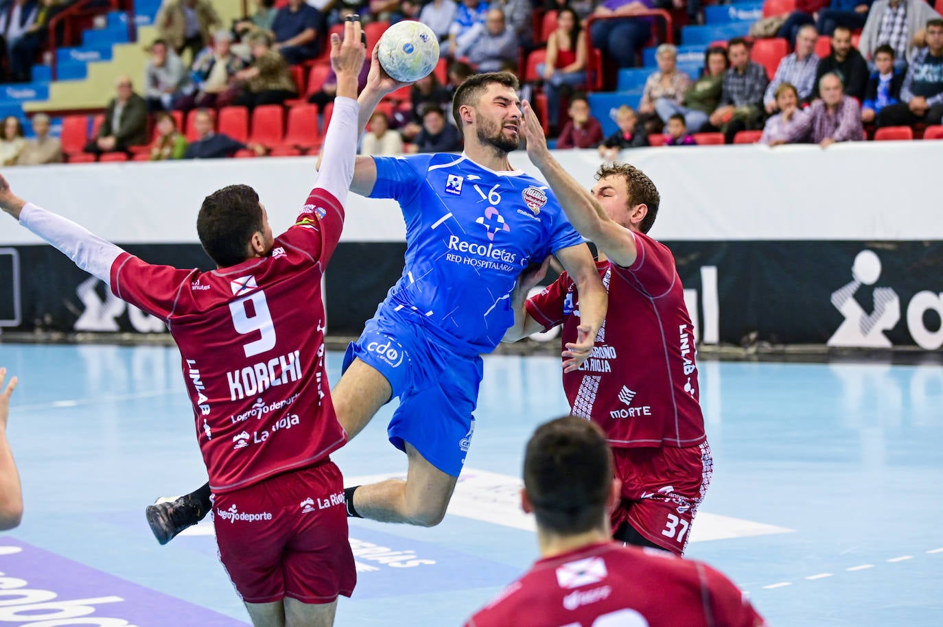 Fotos: El Recoletas iguala en los instantes finales frente a un poderoso BM Logroño La Rioja