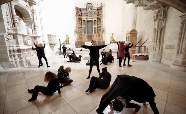 Taller de danza en la capilla del Colegio de San Gregorio. 