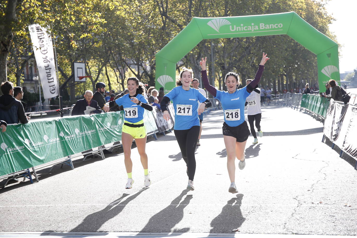 Fotos: Equipos participantes en la VI Carrera de Empresas (2/5)