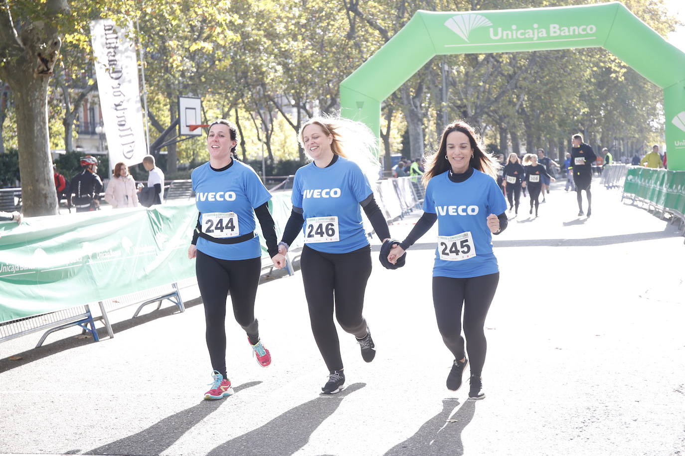 Fotos: Equipos participantes en la VI Carrera de Empresas (3/5)