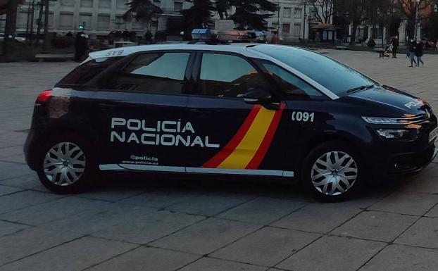 Destrozan la puerta de un local de Valladolid con una piedra para robar 100 euros